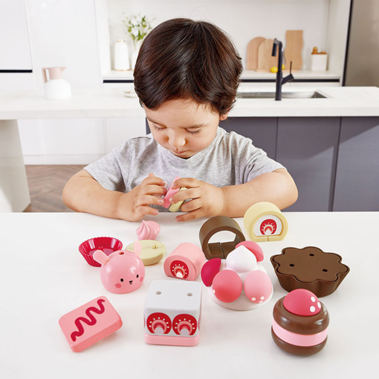 Hape -  Strawberry Dessert Set