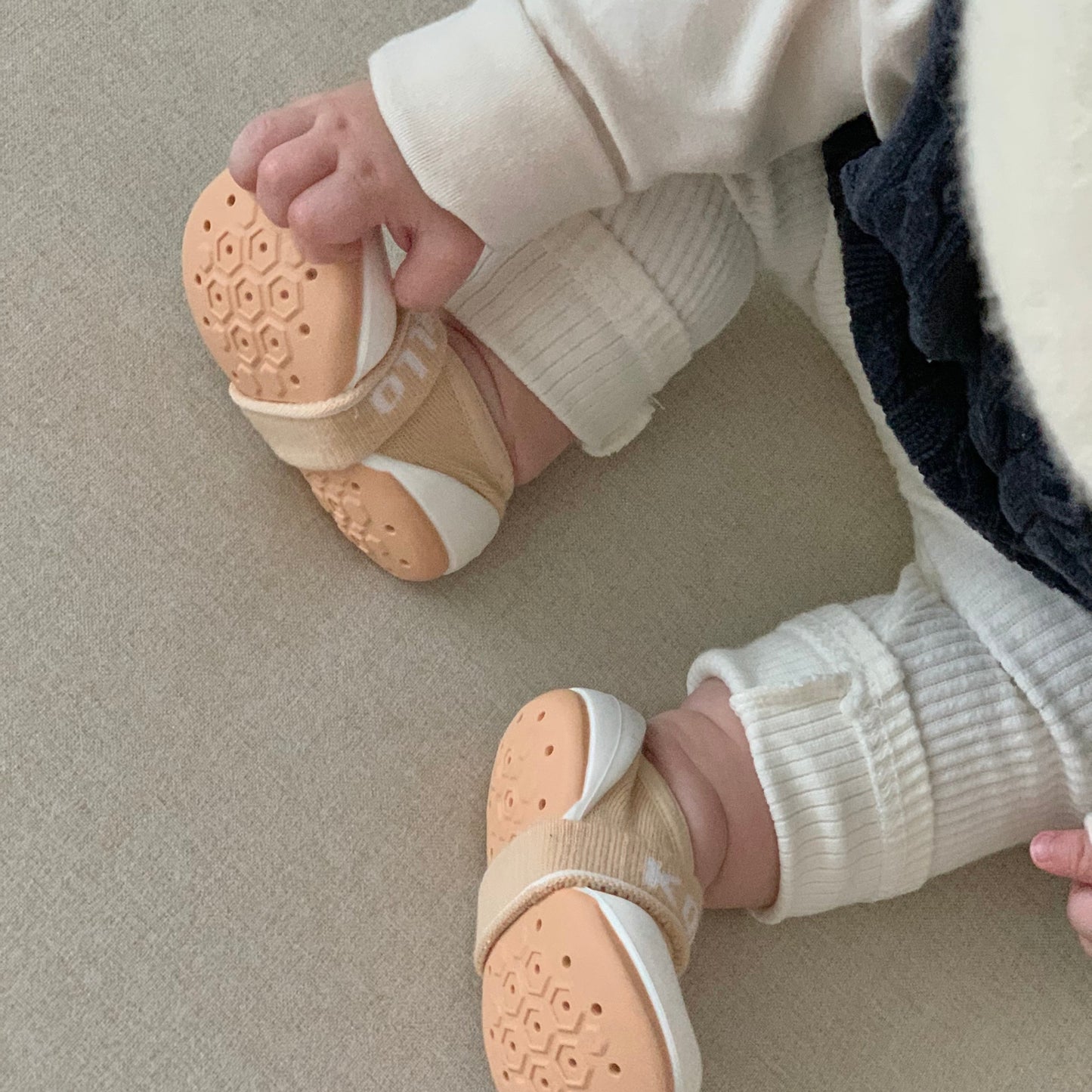 Komuello - Baby Sock Shoes (Flat Beige)